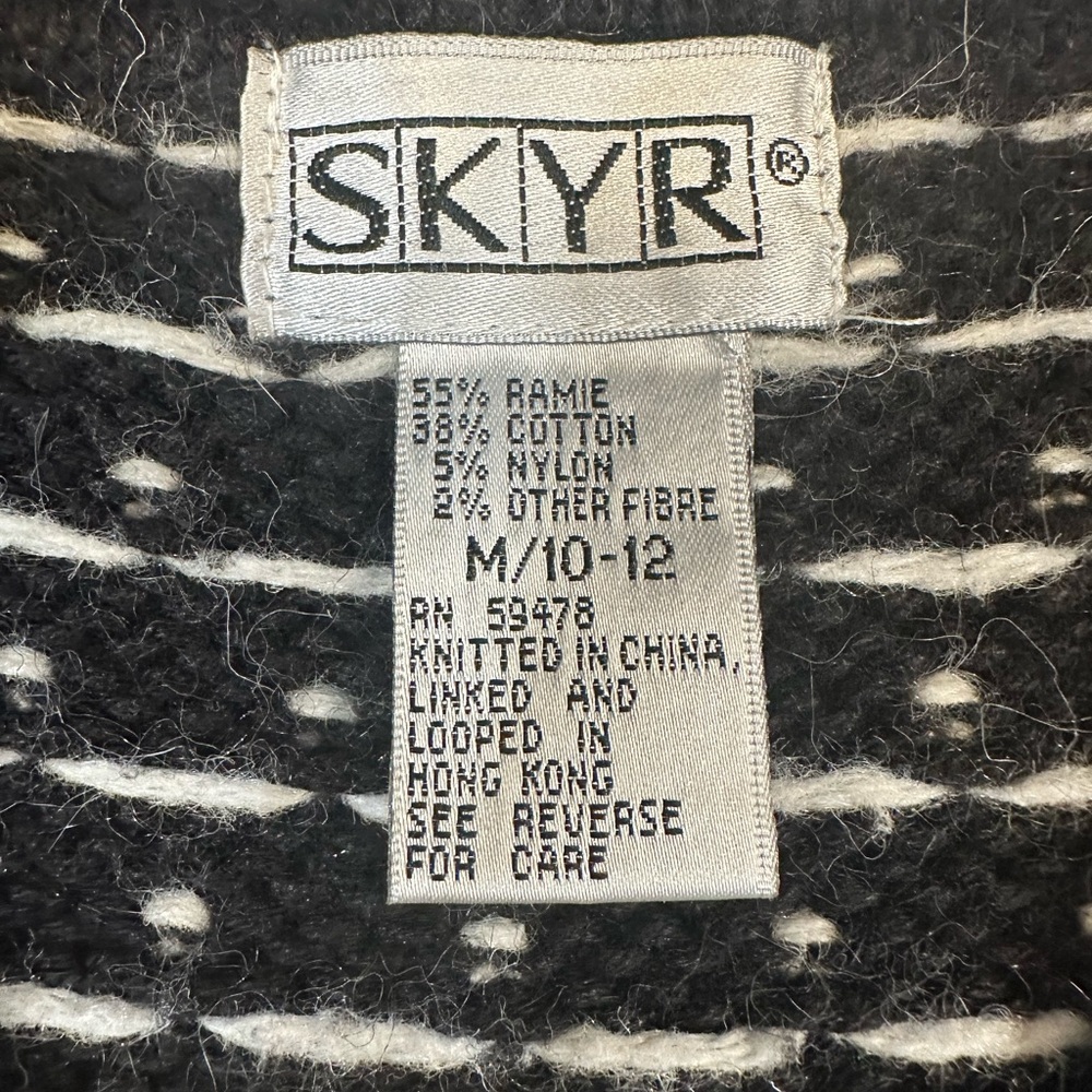 Skyr Winter Cardigan-Ice Skates-Size Medium 10/12 - Picture 3 of 6